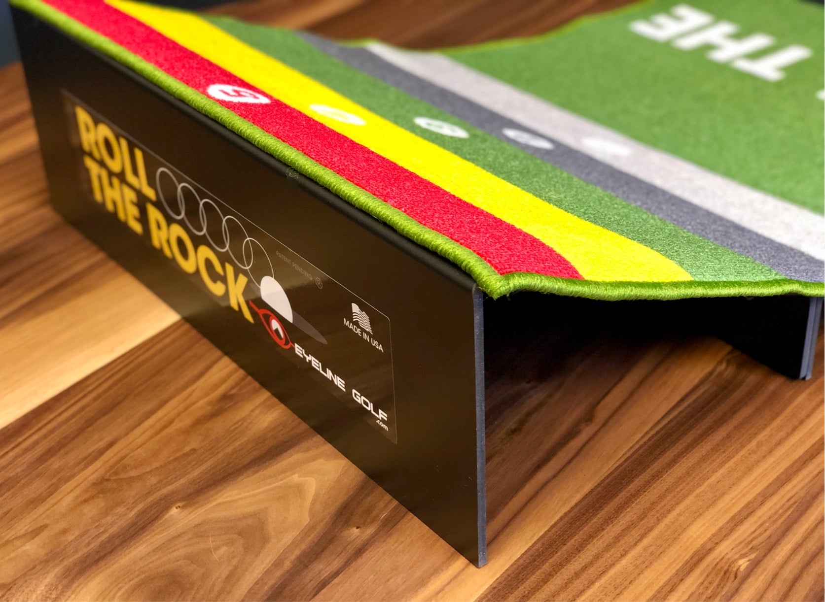 eyeline-golf-roll-the-rock-challenge-mat-ramp-putting-rampe-mit-loch image 1